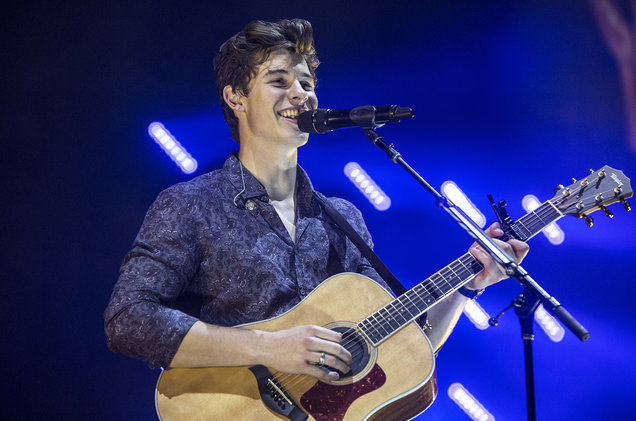 Shawn Mendes at Fiserv Forum